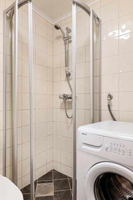 Fresh Studio Apartment, A Short Walk From Bryggen เบอร์เกน ภายนอก รูปภาพ