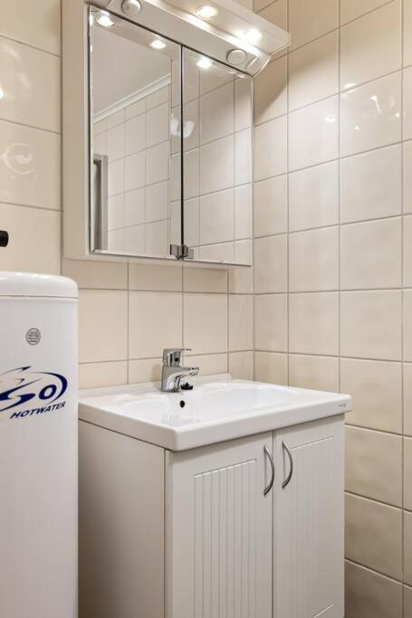 Fresh Studio Apartment, A Short Walk From Bryggen เบอร์เกน ภายนอก รูปภาพ